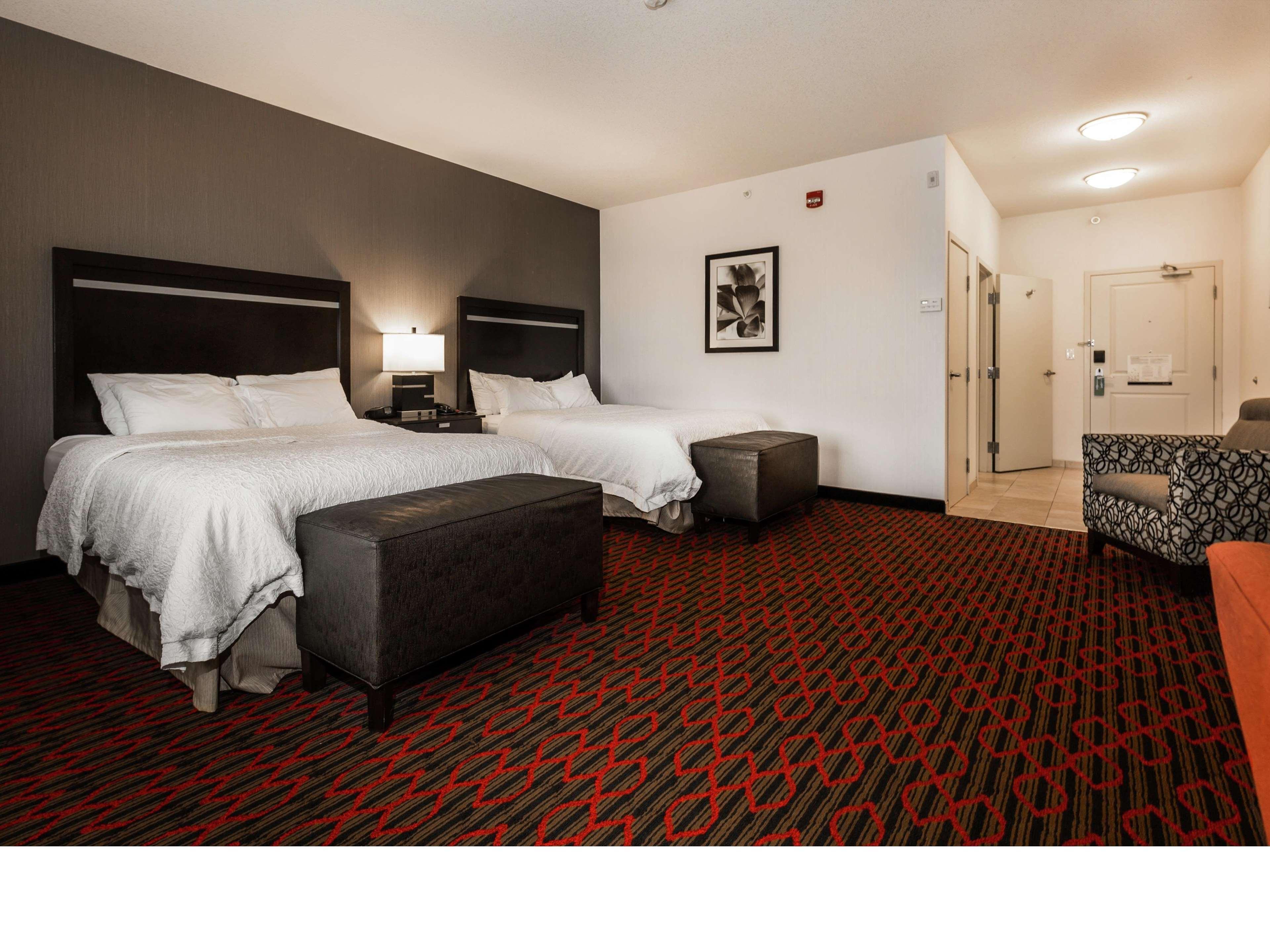 Hampton Inn & Suites By Hilton Lethbridge Esterno foto