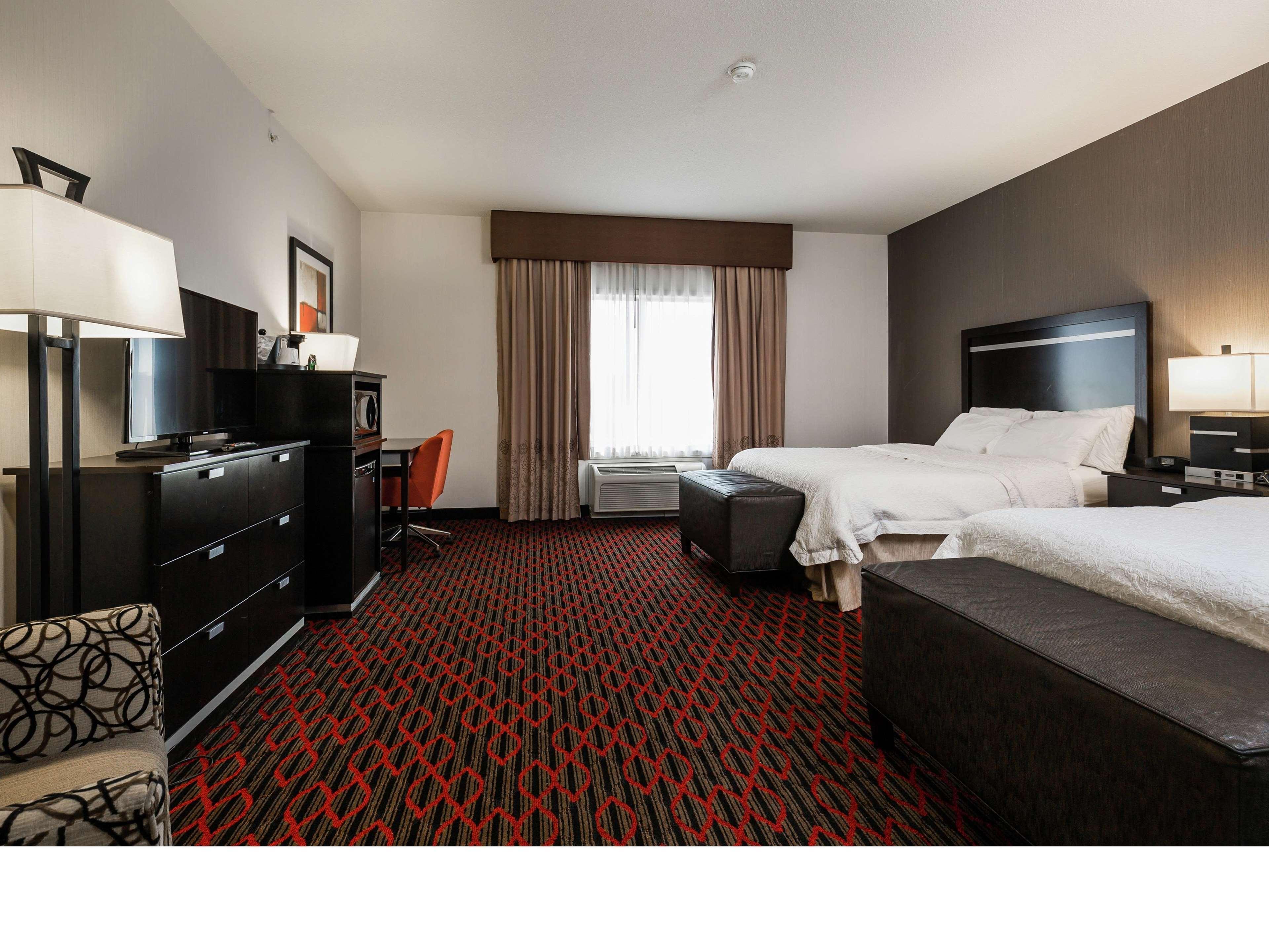 Hampton Inn & Suites By Hilton Lethbridge Esterno foto
