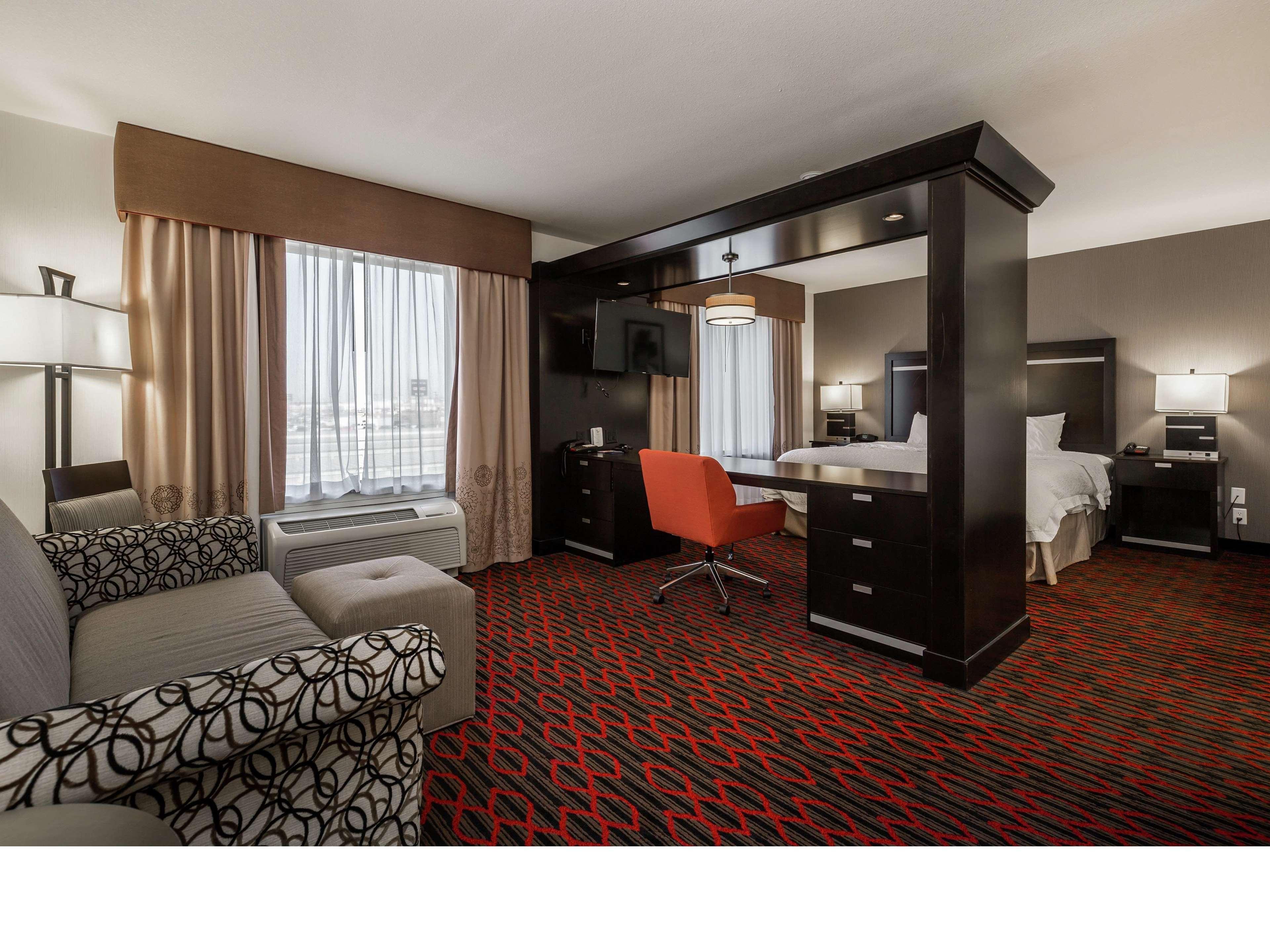 Hampton Inn & Suites By Hilton Lethbridge Esterno foto