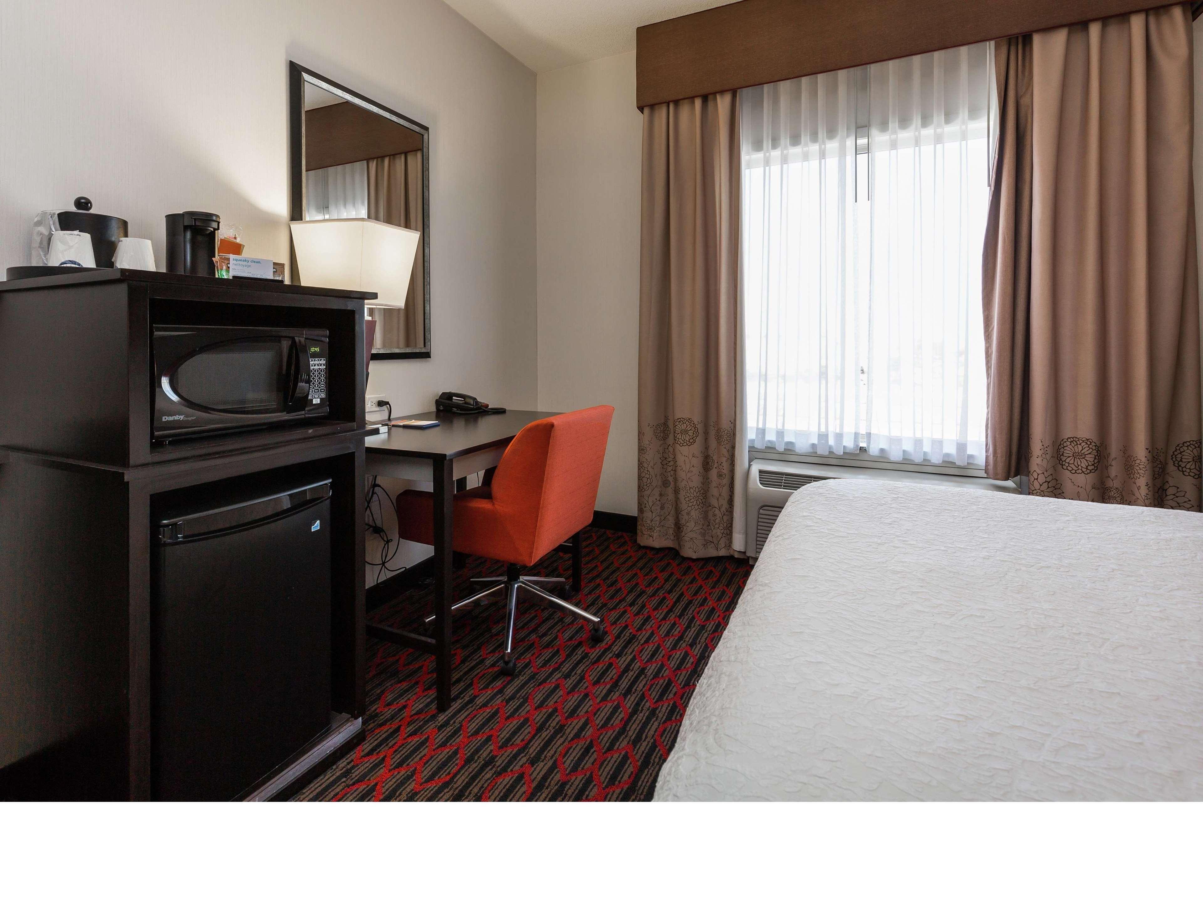 Hampton Inn & Suites By Hilton Lethbridge Esterno foto