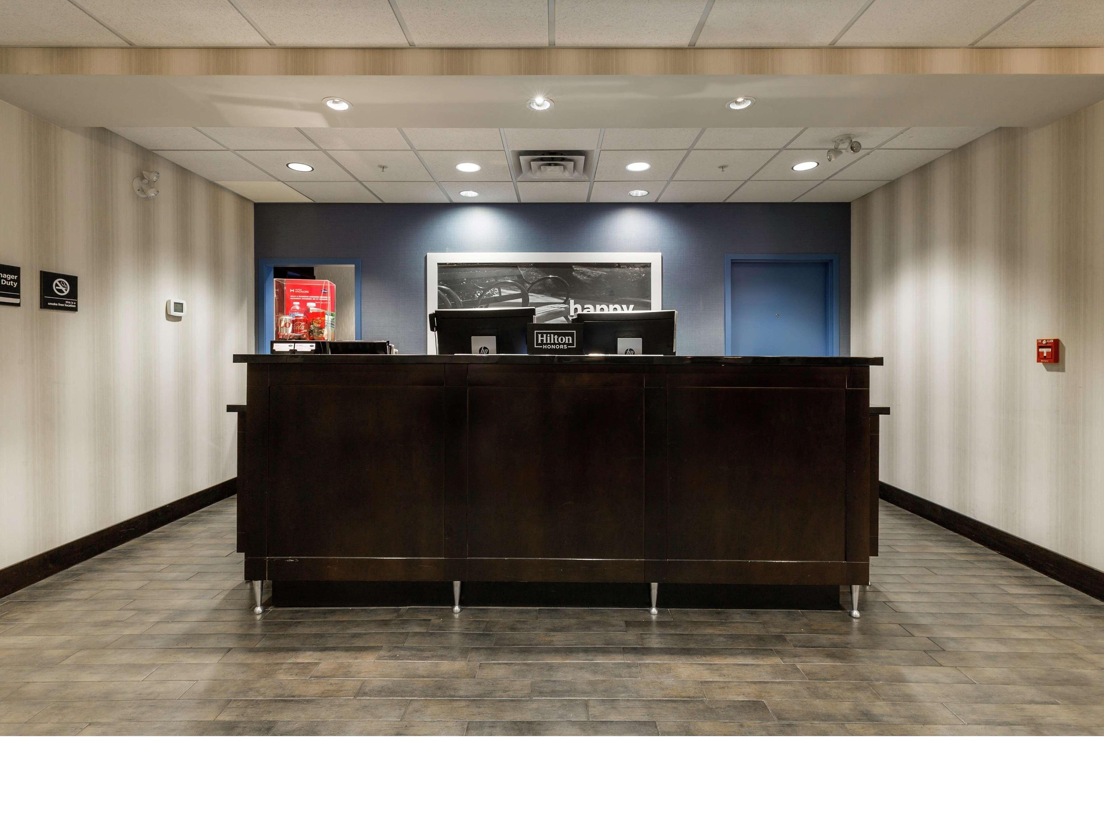 Hampton Inn & Suites By Hilton Lethbridge Esterno foto