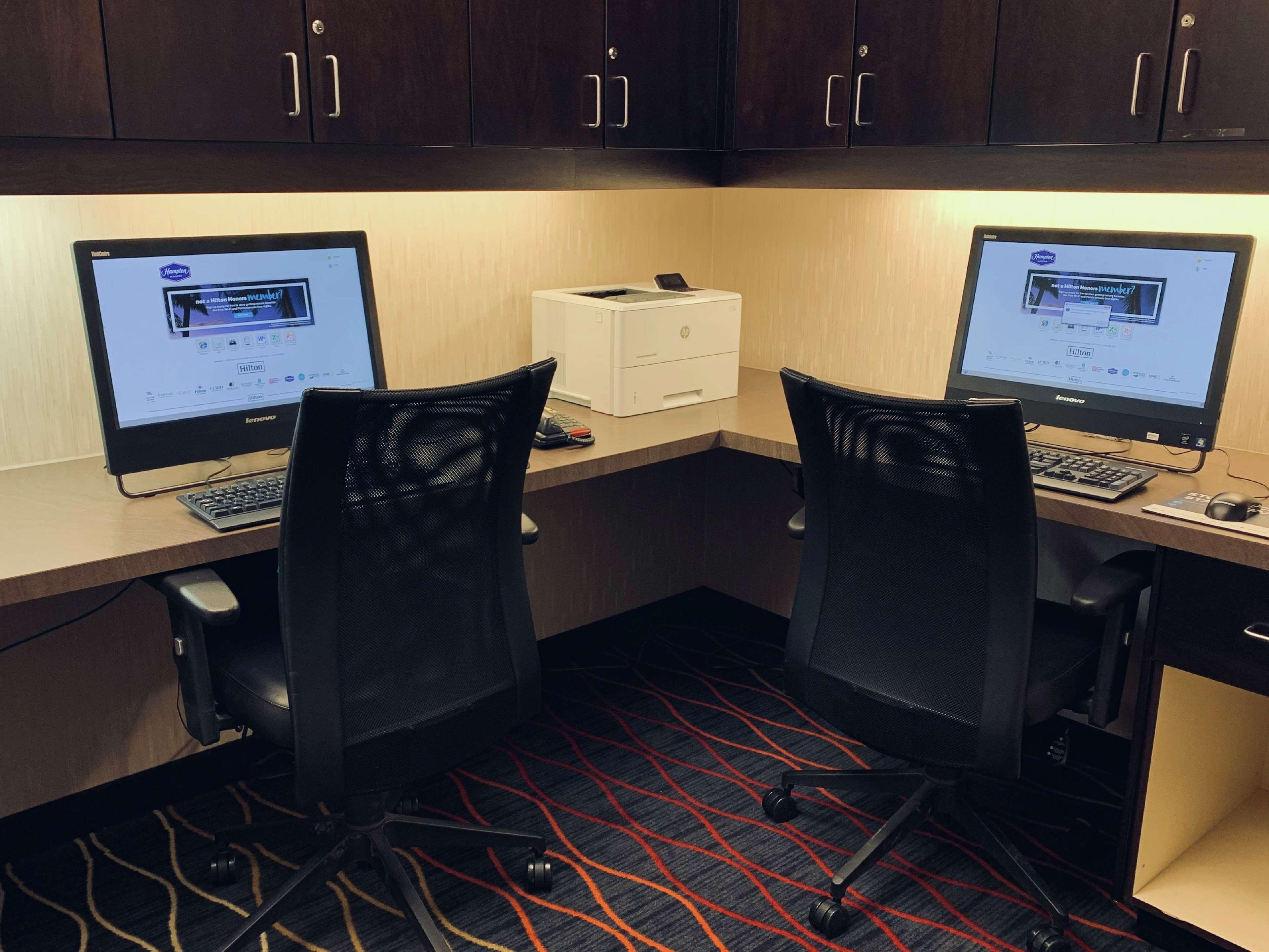 Hampton Inn & Suites By Hilton Lethbridge Esterno foto