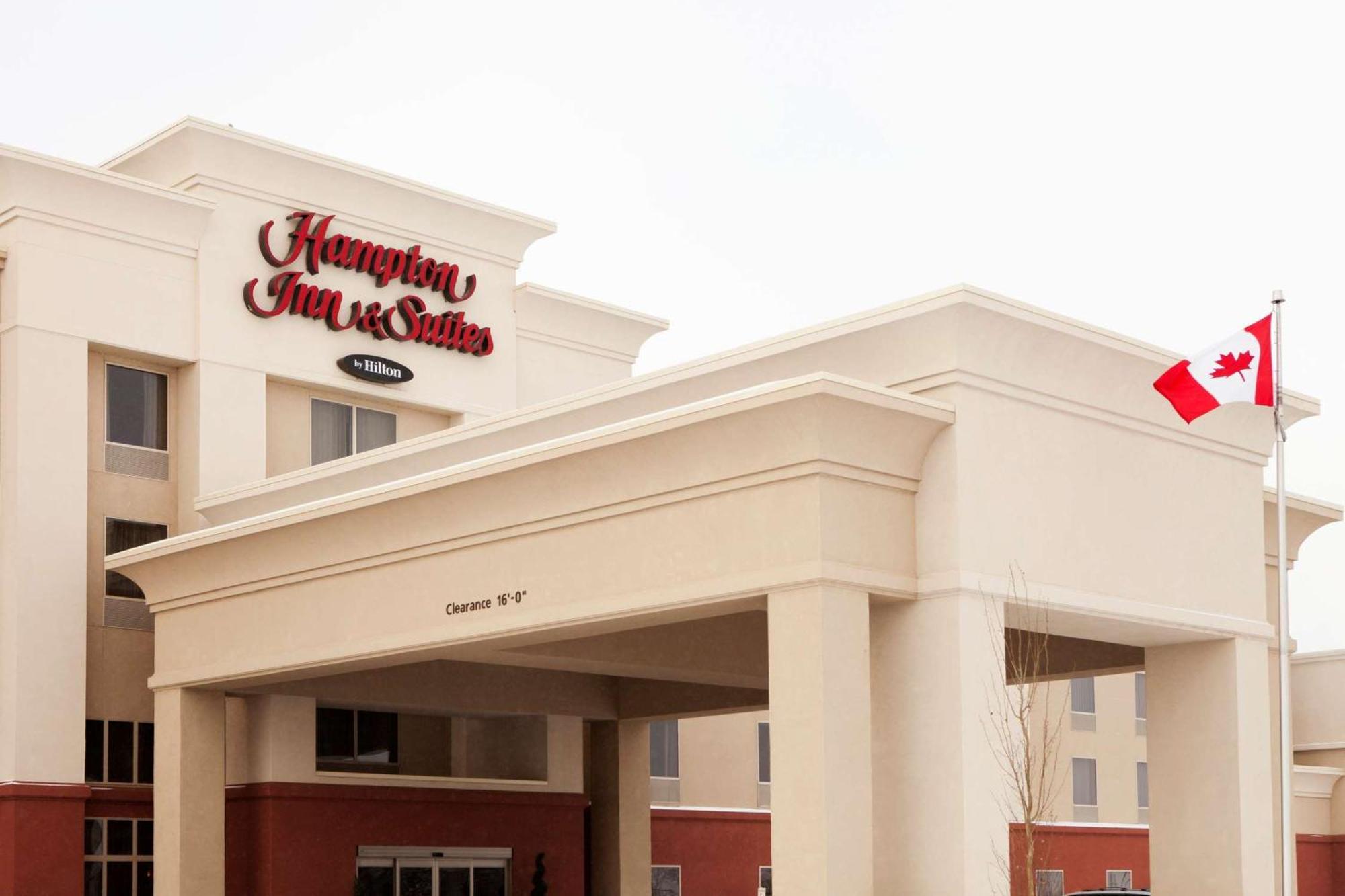 Hampton Inn & Suites By Hilton Lethbridge Esterno foto