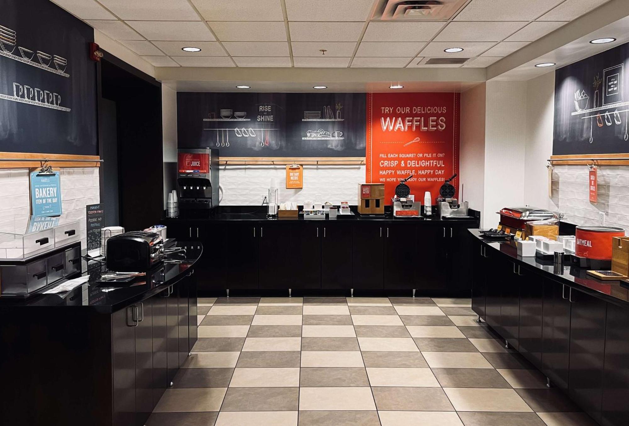 Hampton Inn & Suites By Hilton Lethbridge Esterno foto